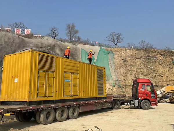 天柱发电机租赁如何根据测试结果判断机油泵的工作状态是否正常？