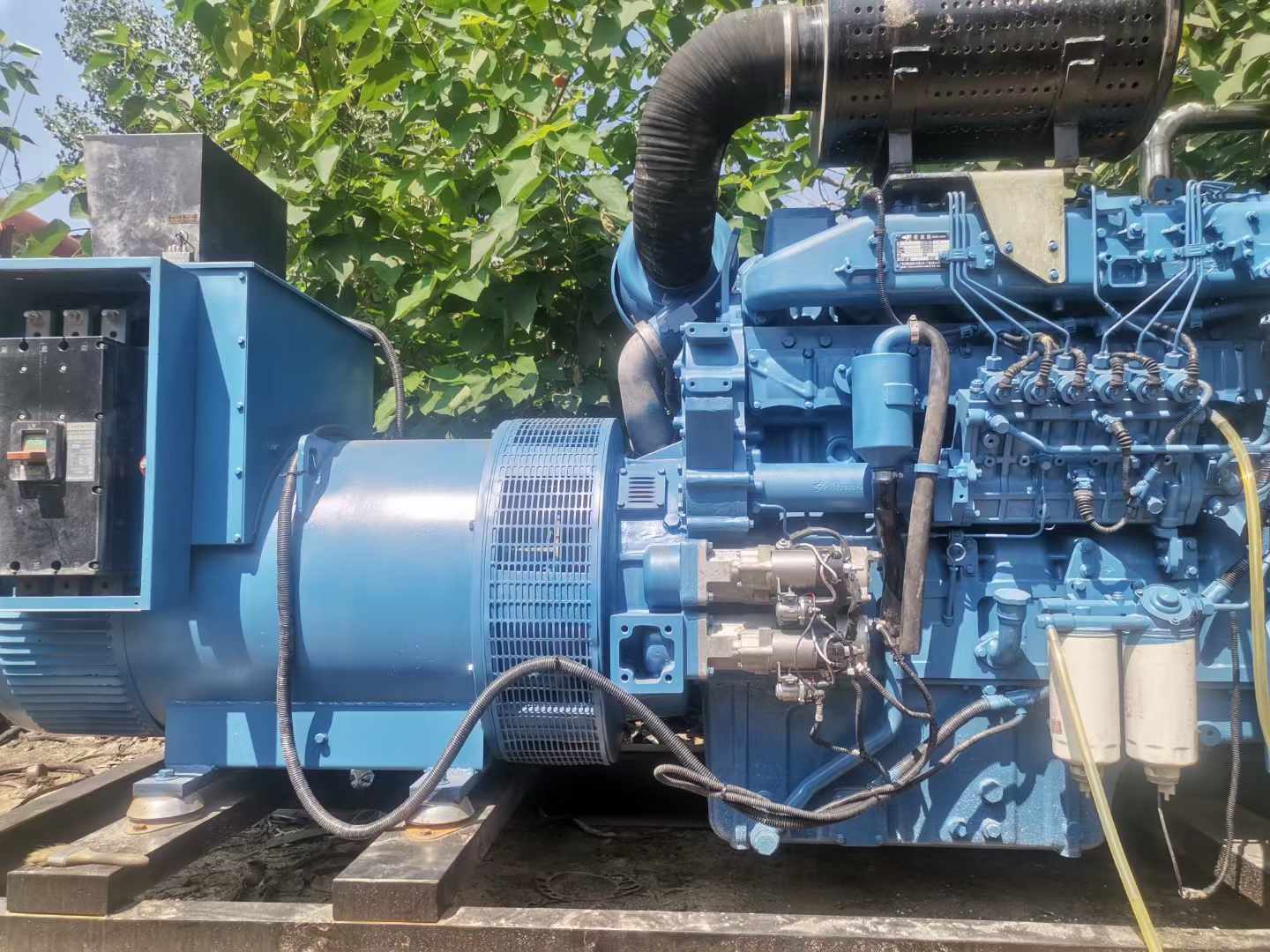 天柱详细说明降低 800kW 柴油发电机输出电流波动的方法